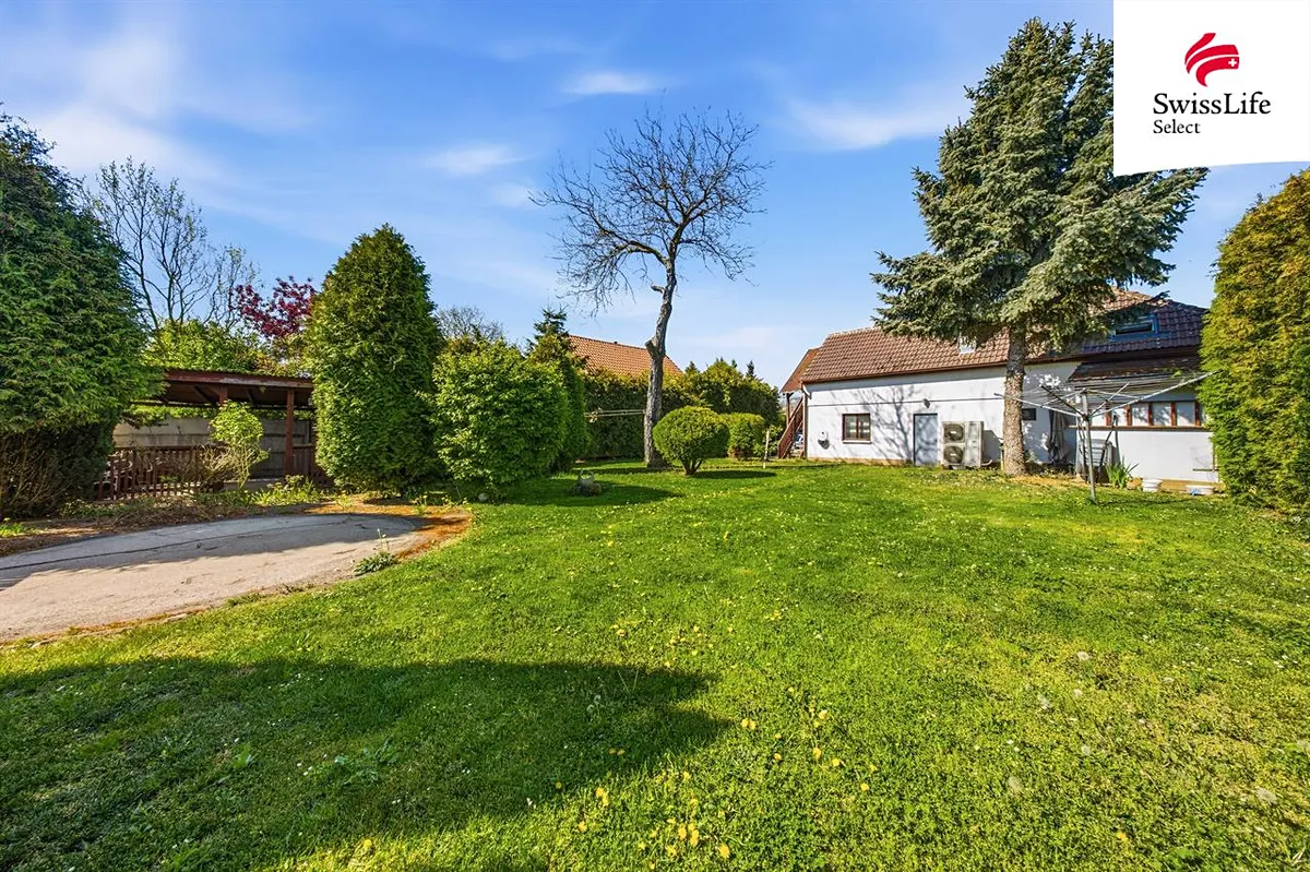 Prodej rodinného domu 336 m², pozemek 996 m²